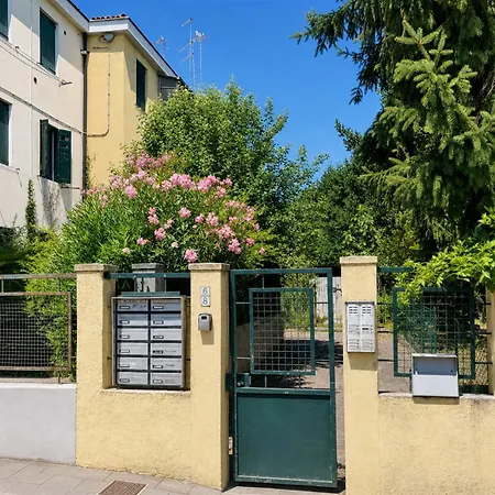 Lucky Flower - 10 Min Bus To Venice, Free Parking *
